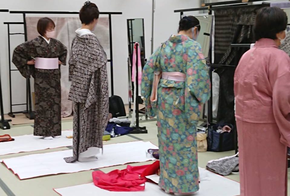 9月生のレッスンもいよいよ終盤‼️　神戸六甲のお手軽着付け教室です✨